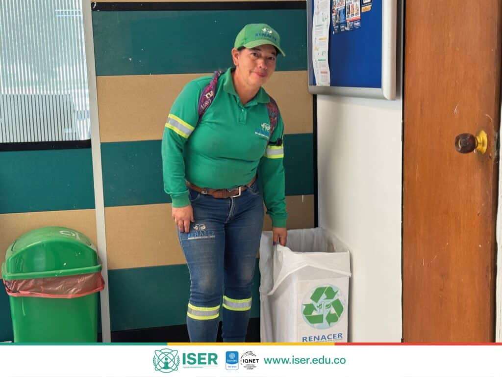 Comprometidos Con El Cuidado Del Planeta. Comprometidos Con El Cuidado Del Planeta.