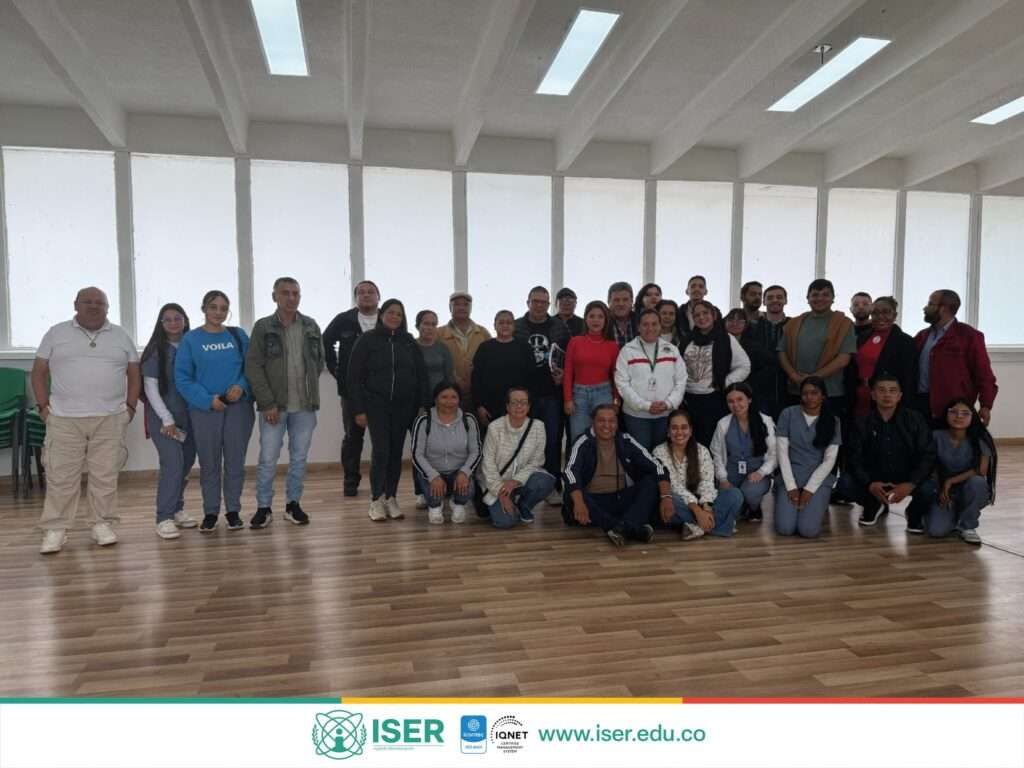Fortaleciendo La Educación Rural Con Compromiso Y Trabajo En Equipo. Fortaleciendo La Educación Rural Con Compromiso Y Trabajo En Equipo.