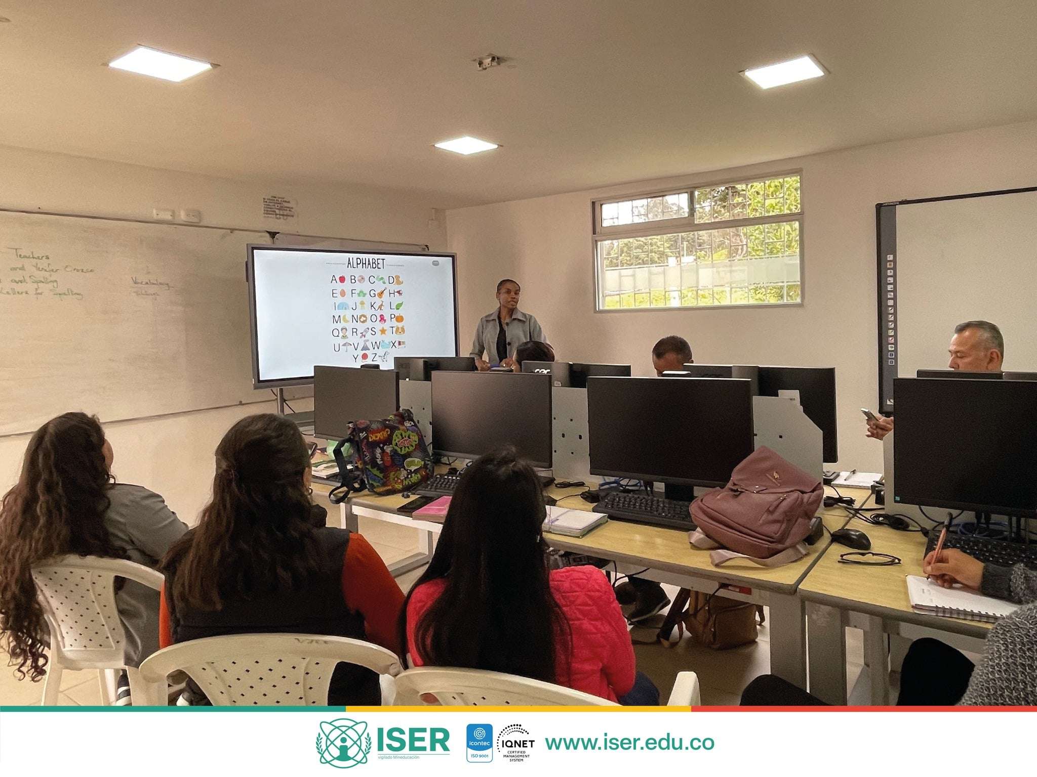 Curso De Inglés Dirigido A Profesores Del Iser