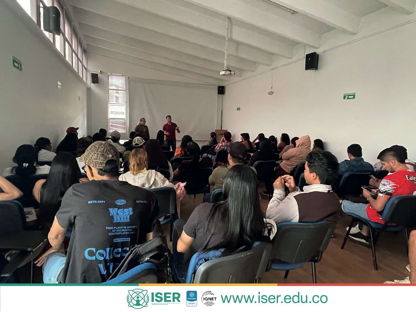 El Instituto Superior De Educación Rural – Iser Adelantó Dos Importantes Actividades En El Aula Ib 101, Fortaleciendo Su Compromiso Con La Formación Académica Y La Participación Estudiantil.