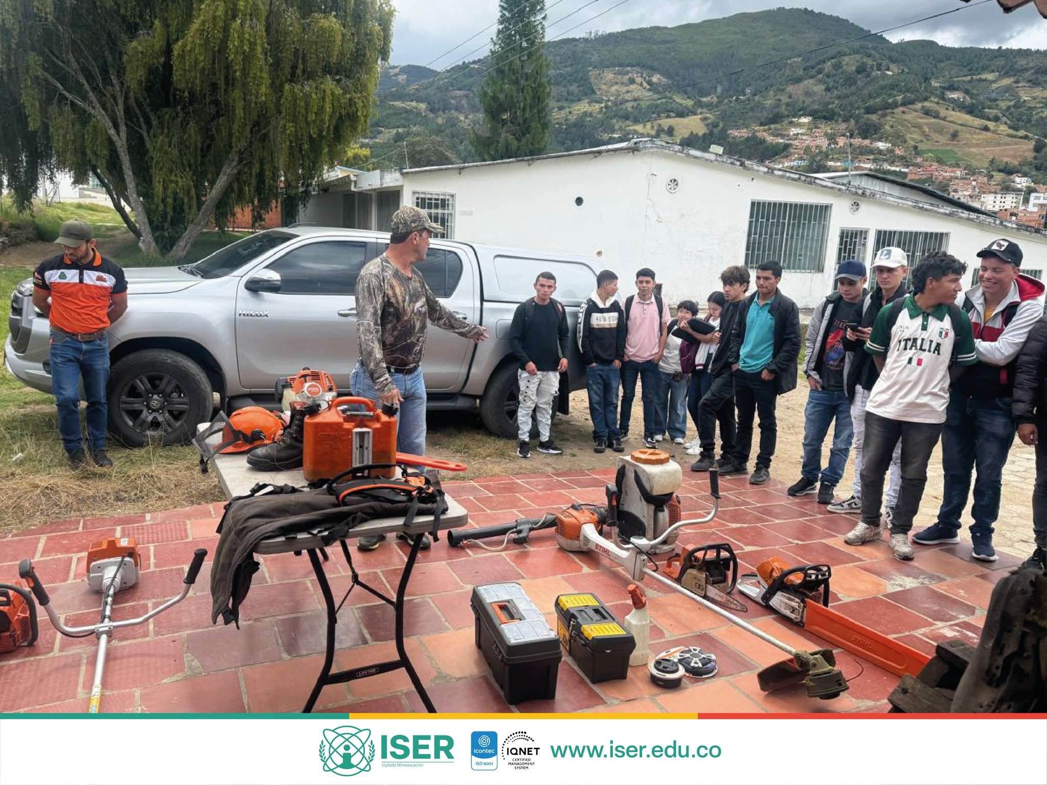 Capacitación En Maquinaria Agrícola Con La Marca Steel: Fortaleciendo Conocimientos Técnicos En El Instituto