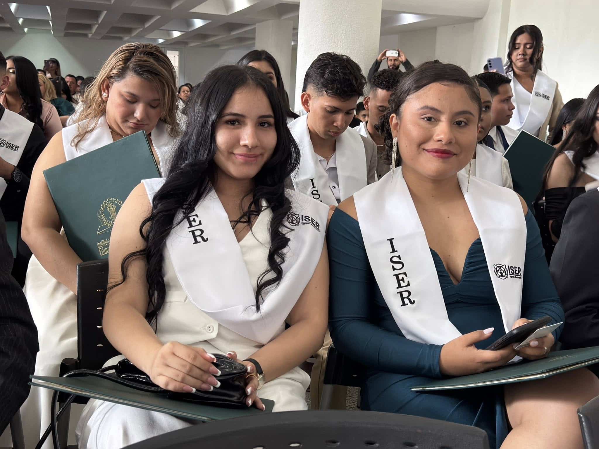 El Iser Celebra Nuevos Comienzos