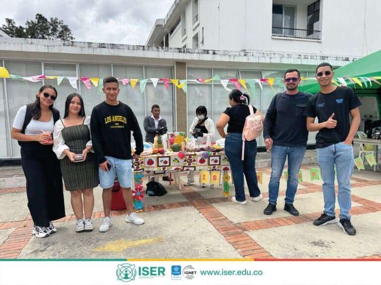 El Instituto Superior De Educación Rural Iser Llevó A Cabo La Feria Social, Laboral Y Estudiantil, Realizada En El Patio Bandera De La Institución.