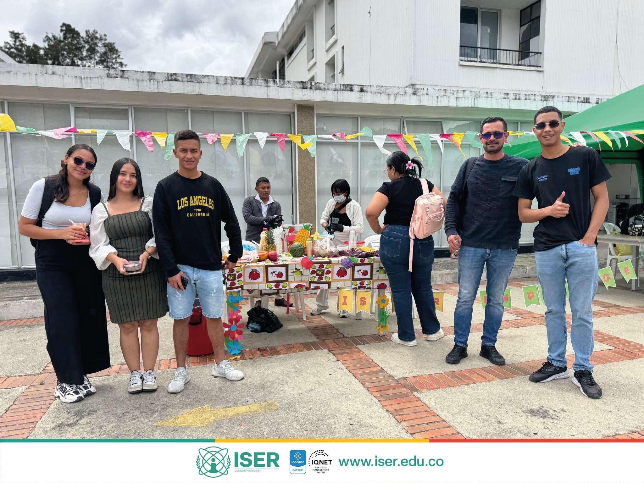 El Instituto Superior De Educación Rural Iser Llevó A Cabo La Feria Social, Laboral Y Estudiantil, Realizada En El Patio Bandera De La Institución.