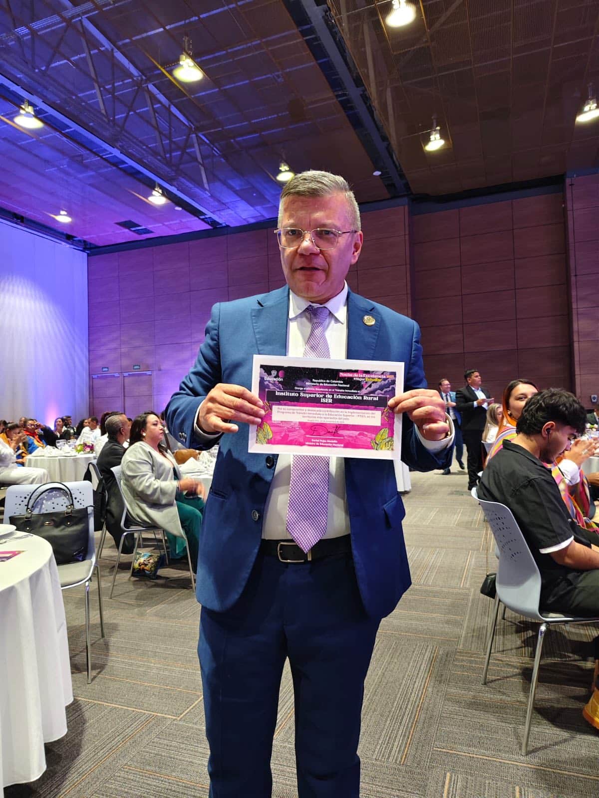 ISER, reconocido a nivel nacional por liderar el mejor Programa de Tránsito Inmediato a la Educación Superior (PTIES)