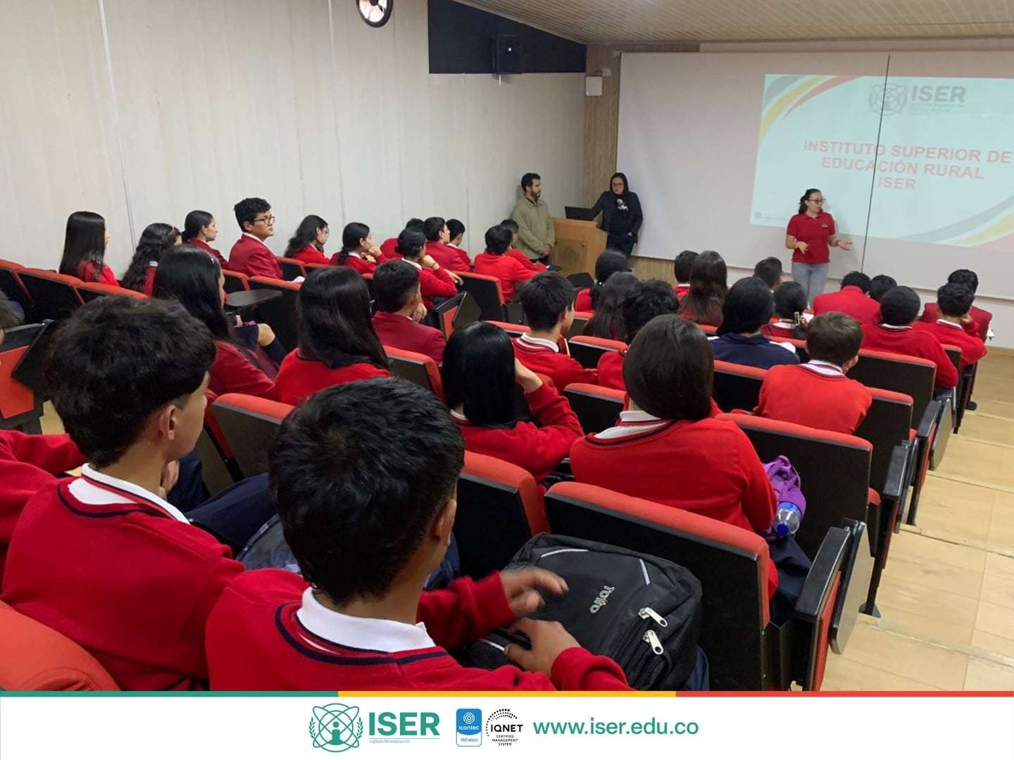 Tuvimos El Gusto De Acoger En Nuestras Instalaciones A Los Estudiantes De Grado Décimo De La Institución Educativa Águeda Gallardo De Villamizar