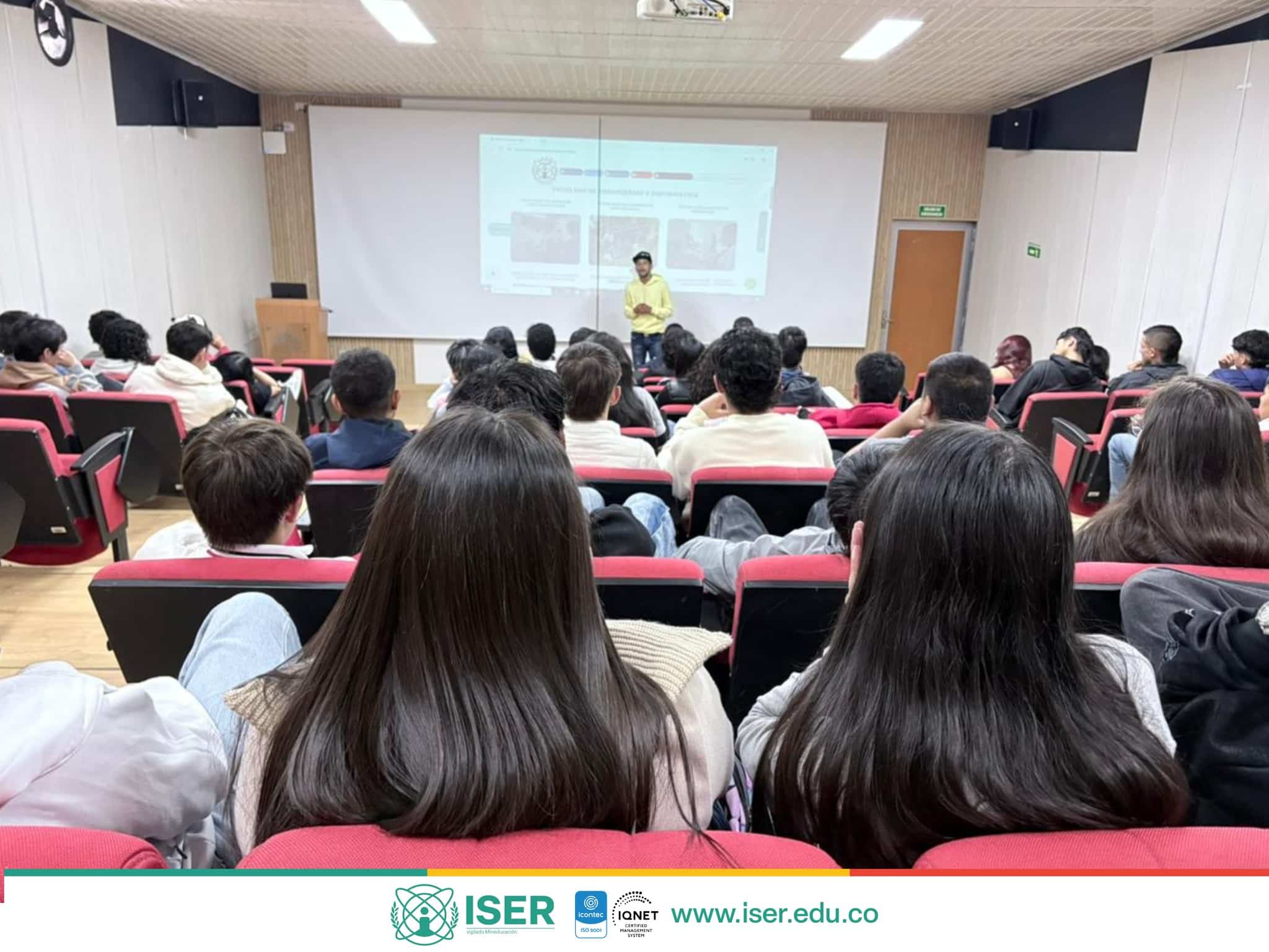 Estudiantes De Intelcoc Realizaron Una Visita A Las Instalaciones Del Instituto Superior De Educación Rural Iser