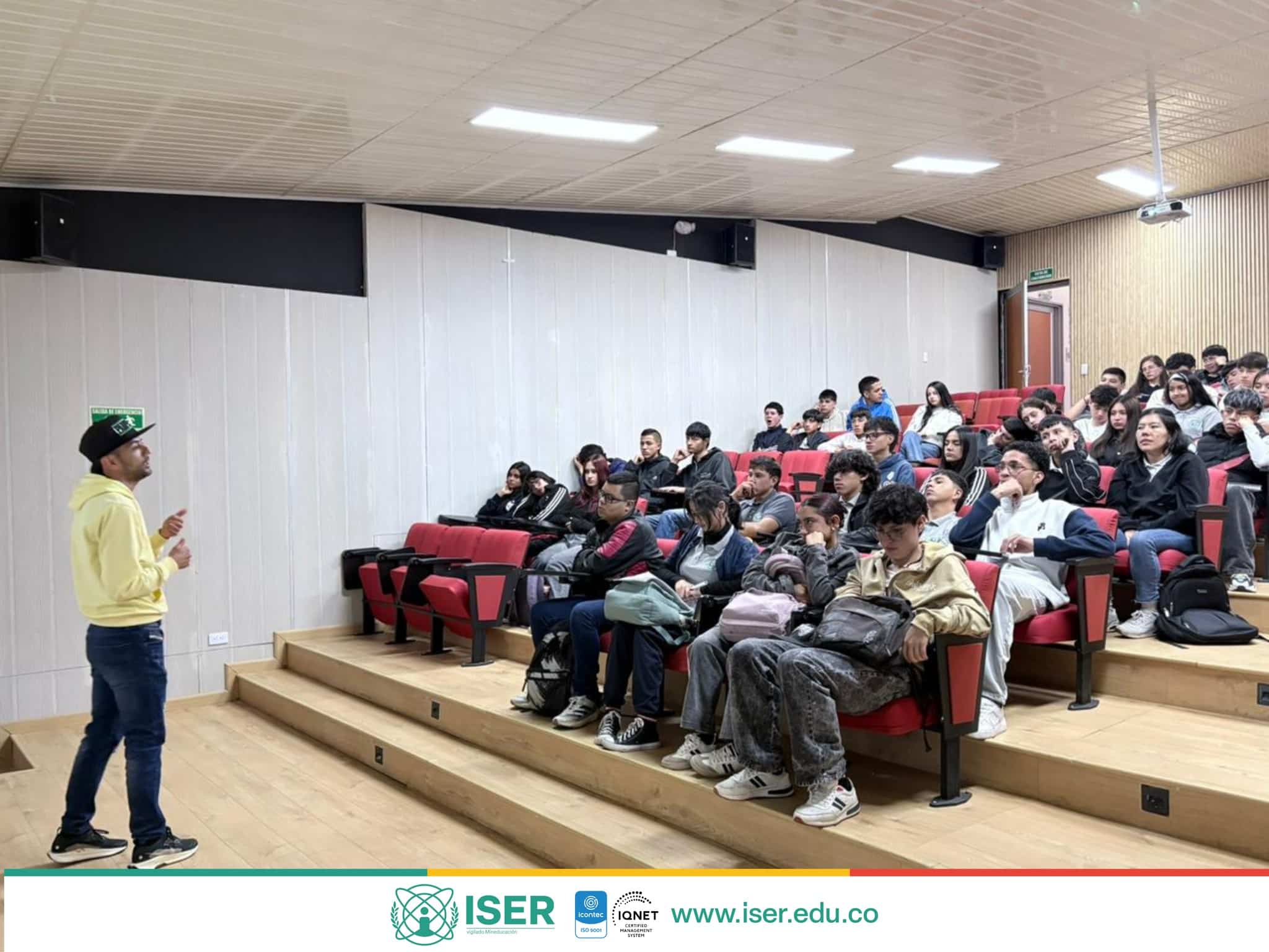 Estudiantes De Intelcoc Realizaron Una Visita A Las Instalaciones Del Instituto Superior De Educación Rural Iser
