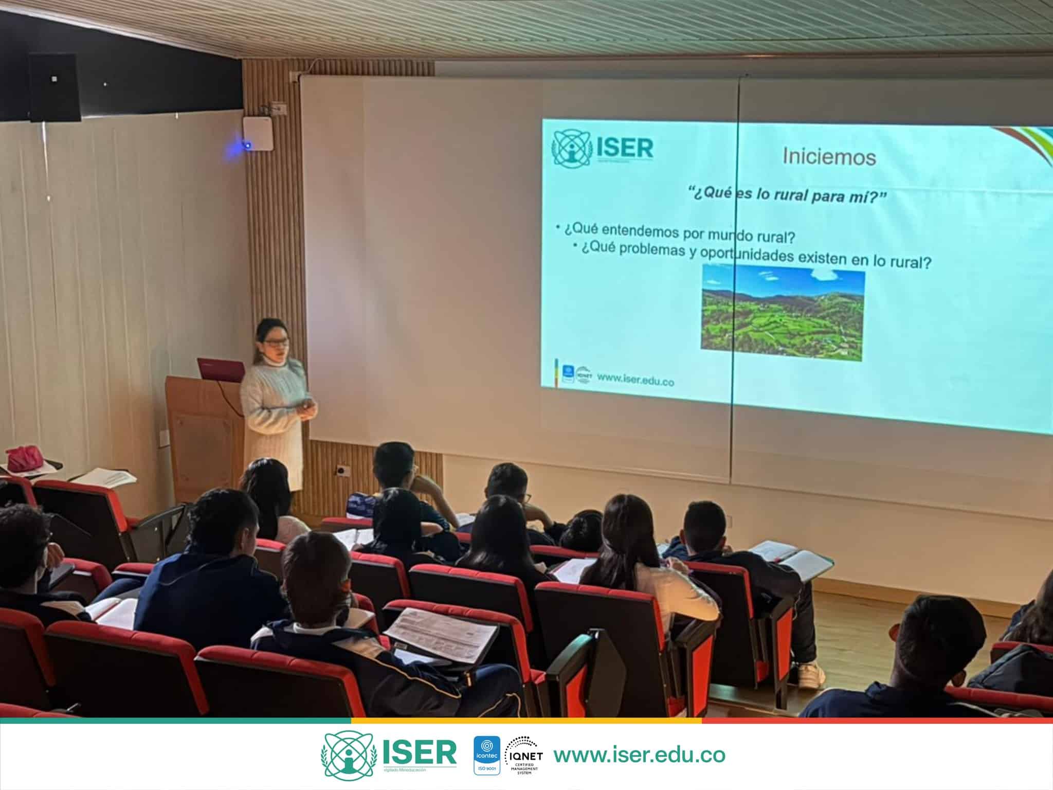 Los Estudiantes De Grado Décimo De La Institución Educativa Águeda Gallardo De Villamizar Participaron En Un Recorrido De Reconocimiento