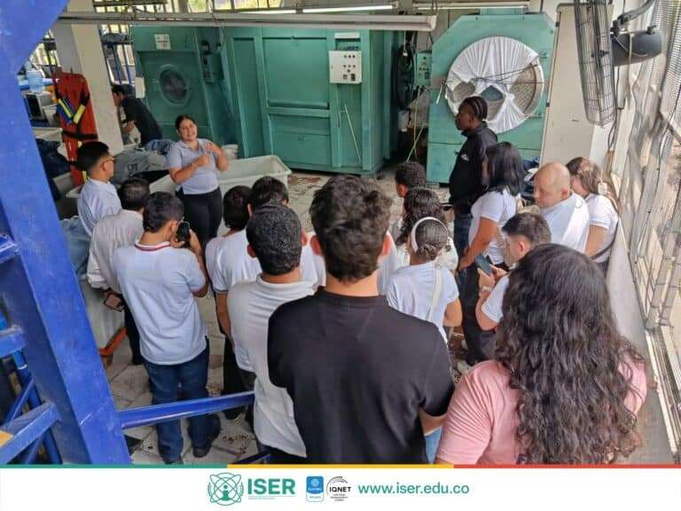 Salida Académica A Las Instalaciones De La Empresa Organización Bless