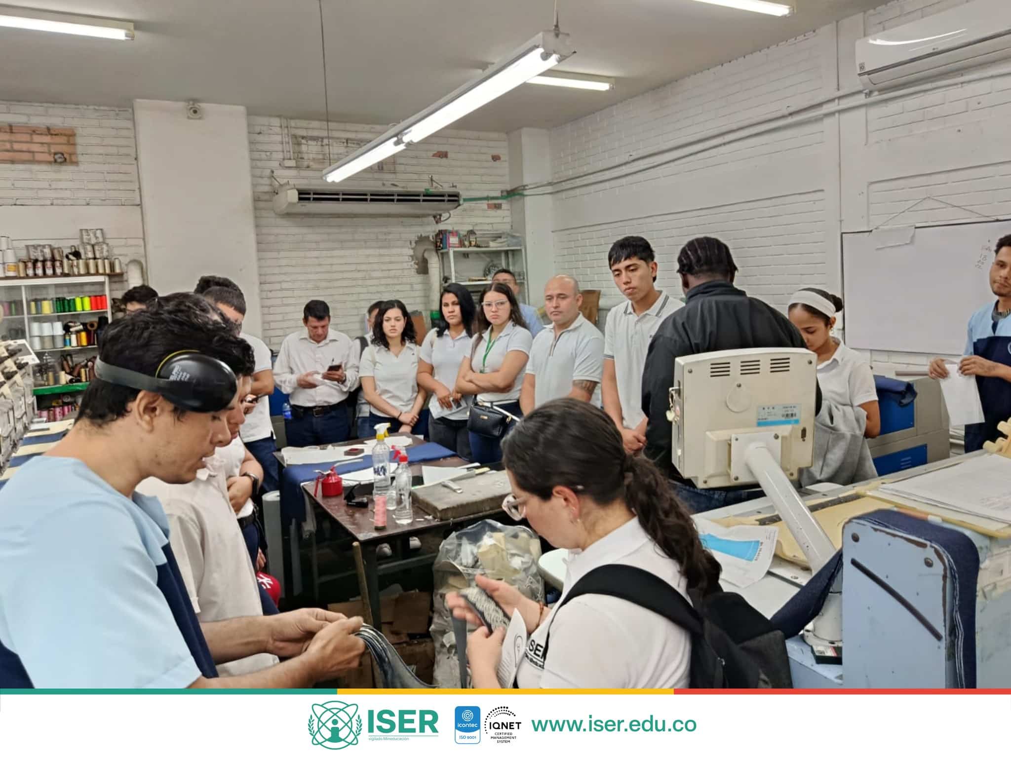 Salida Académica A Las Instalaciones De La Empresa Organización Bless 5