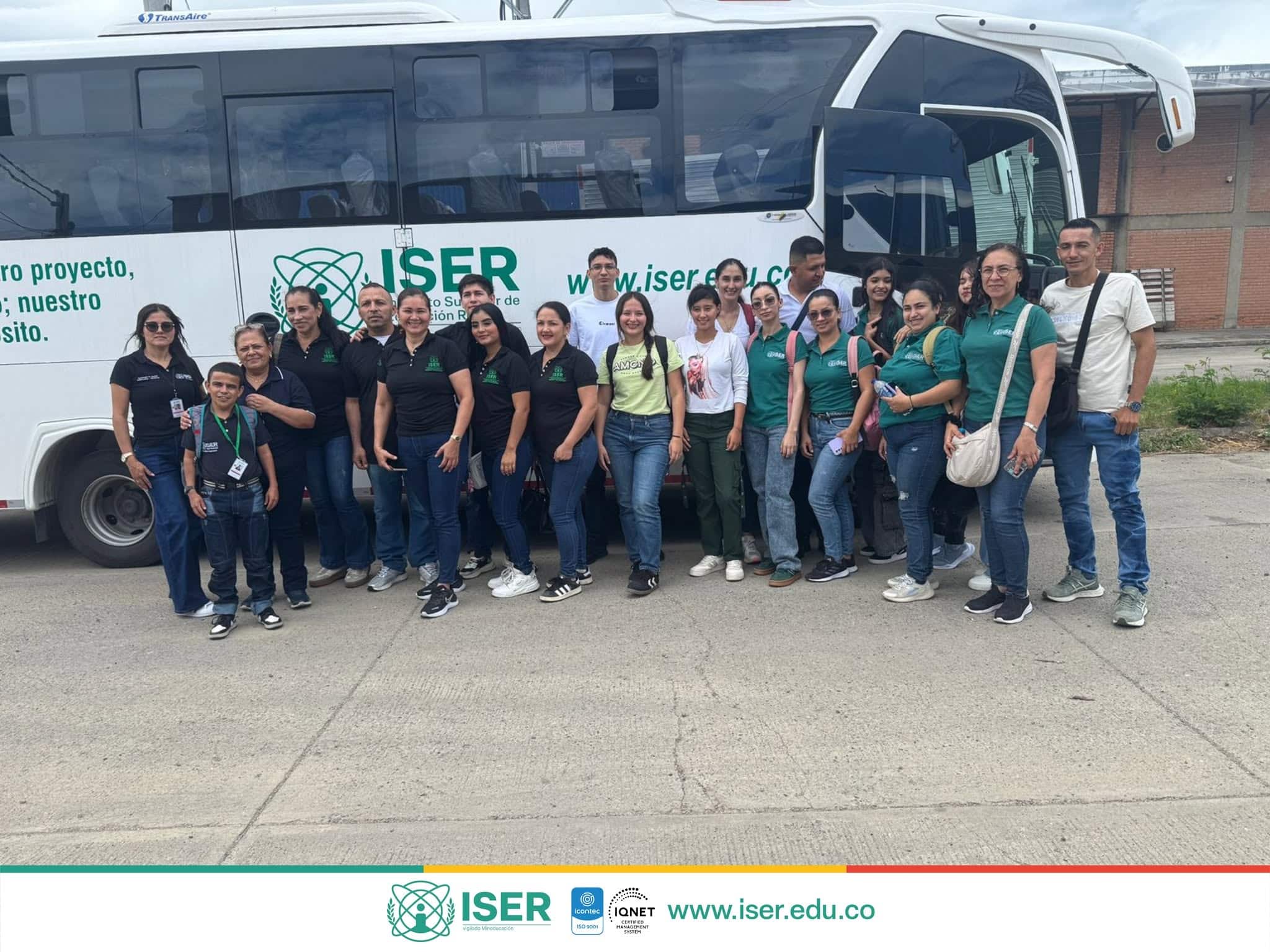 ISER | Gira empresarial realizada en la organización Bless Gira empresarial realizada en la organización Bless 2